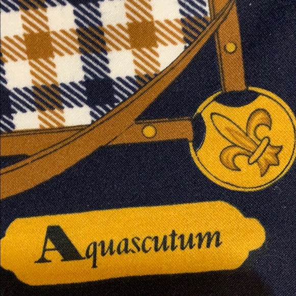 Classic Aquascutum scarf. Made in Italy - Picture 3 of 4